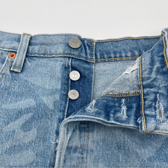 Levi’s Womens 501 Button Fly Camo Print Cutoff Denim Jean Shorts Size 32 (US 14) - Picture 3 of 12